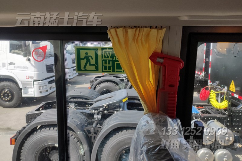 沙漠客車,四驅(qū)越野客車,東風客車,15座中巴車,沙漠旅游車