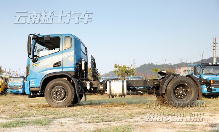 東風(fēng)牽引頭教練車,平頭教練車,牽引半掛車駕照,A2駕照考試車,4*2考場(chǎng)拖頭