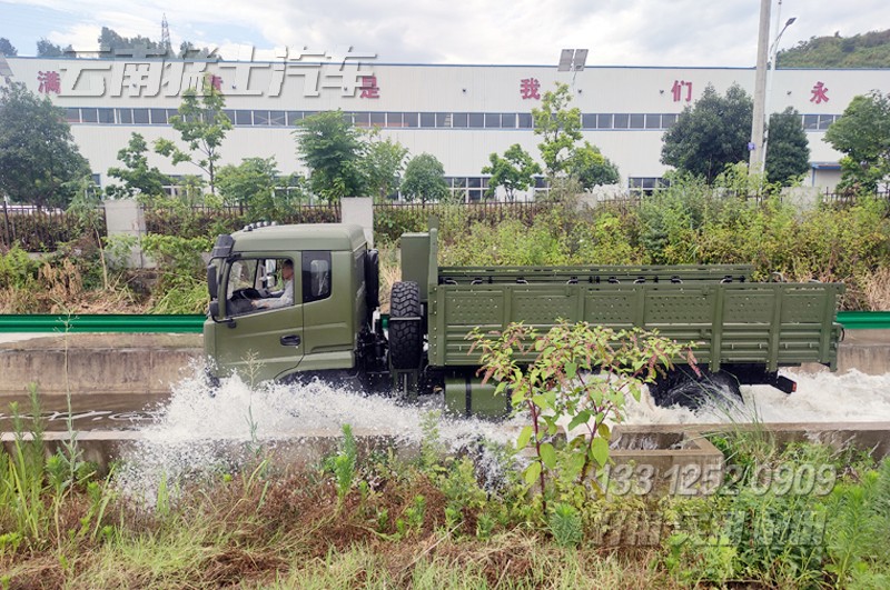 東風(fēng)四驅(qū)六驅(qū),越野卡車,東風(fēng)卡車,出口卡車,東風(fēng)車出口,車輛測試