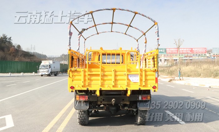 東風(fēng)六驅(qū)卡車,出口型卡車,尖頭載貨汽車,長頭越野貨車,東風(fēng)經(jīng)典軍車,二噸半卡車,軍用越野車