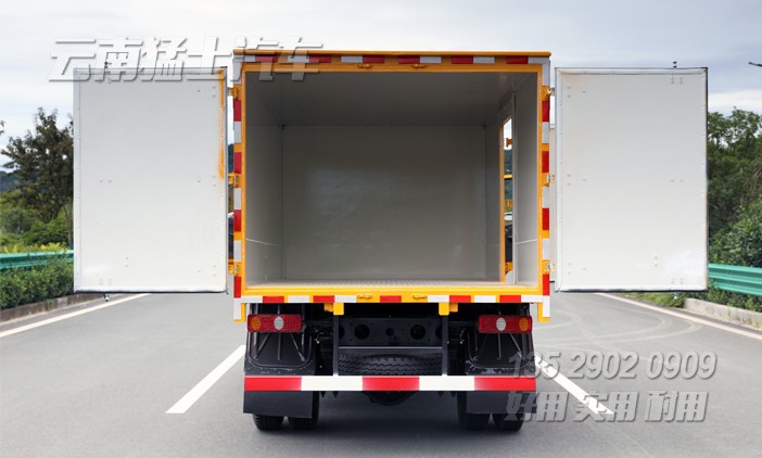 5噸廂式車,東風(fēng)輕卡,集裝箱貨車,4*2小型廂式運輸車